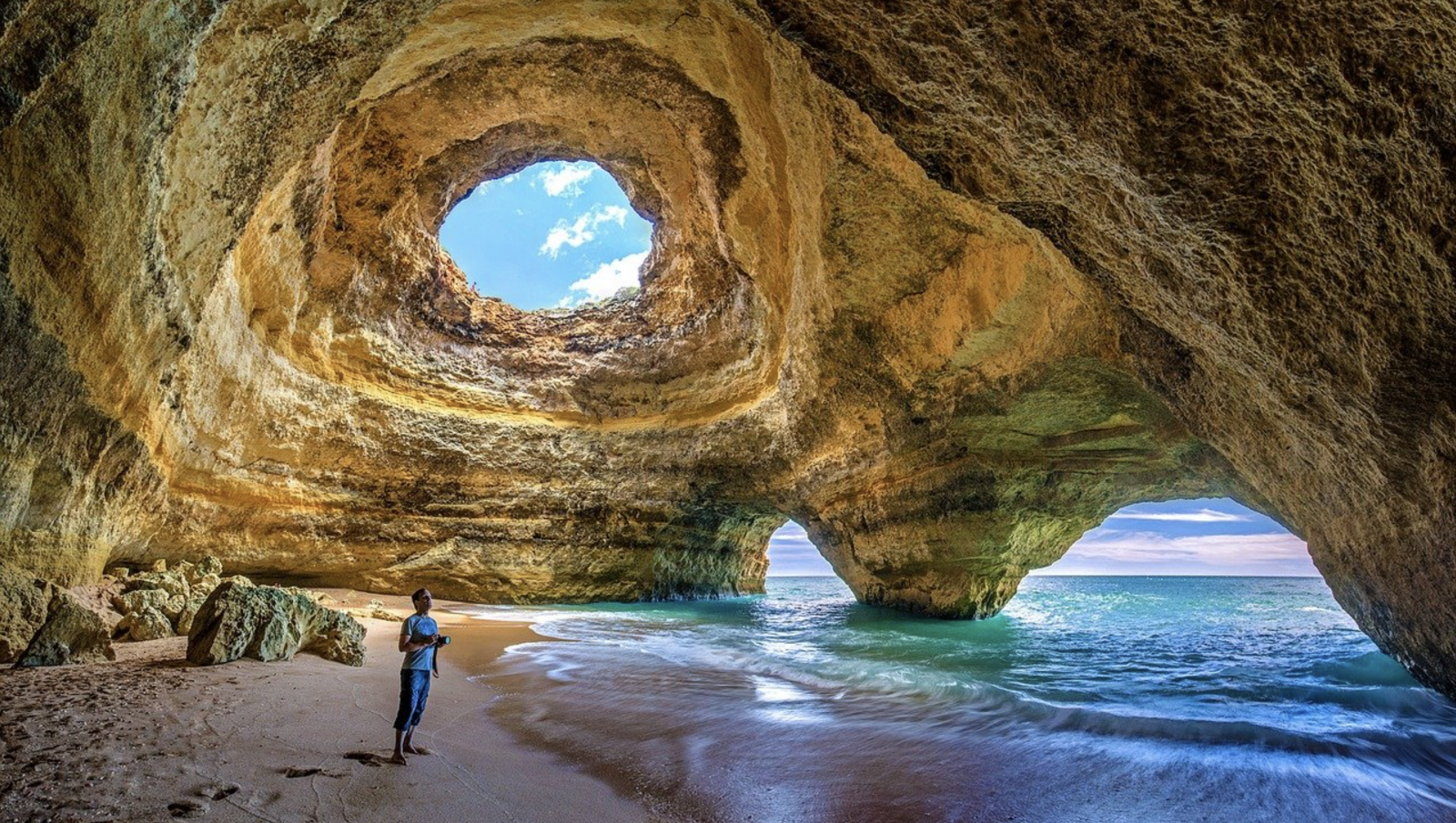 The Algarve Bridges the Gap Between Work and Play: IPBN Webinar series Promoting Transitioning to the Algarve Region.